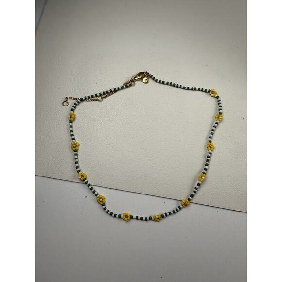 Madewell Beaded Daisy Flower Necklace Green White Yellow 16"-18" - Picture 3 of 10